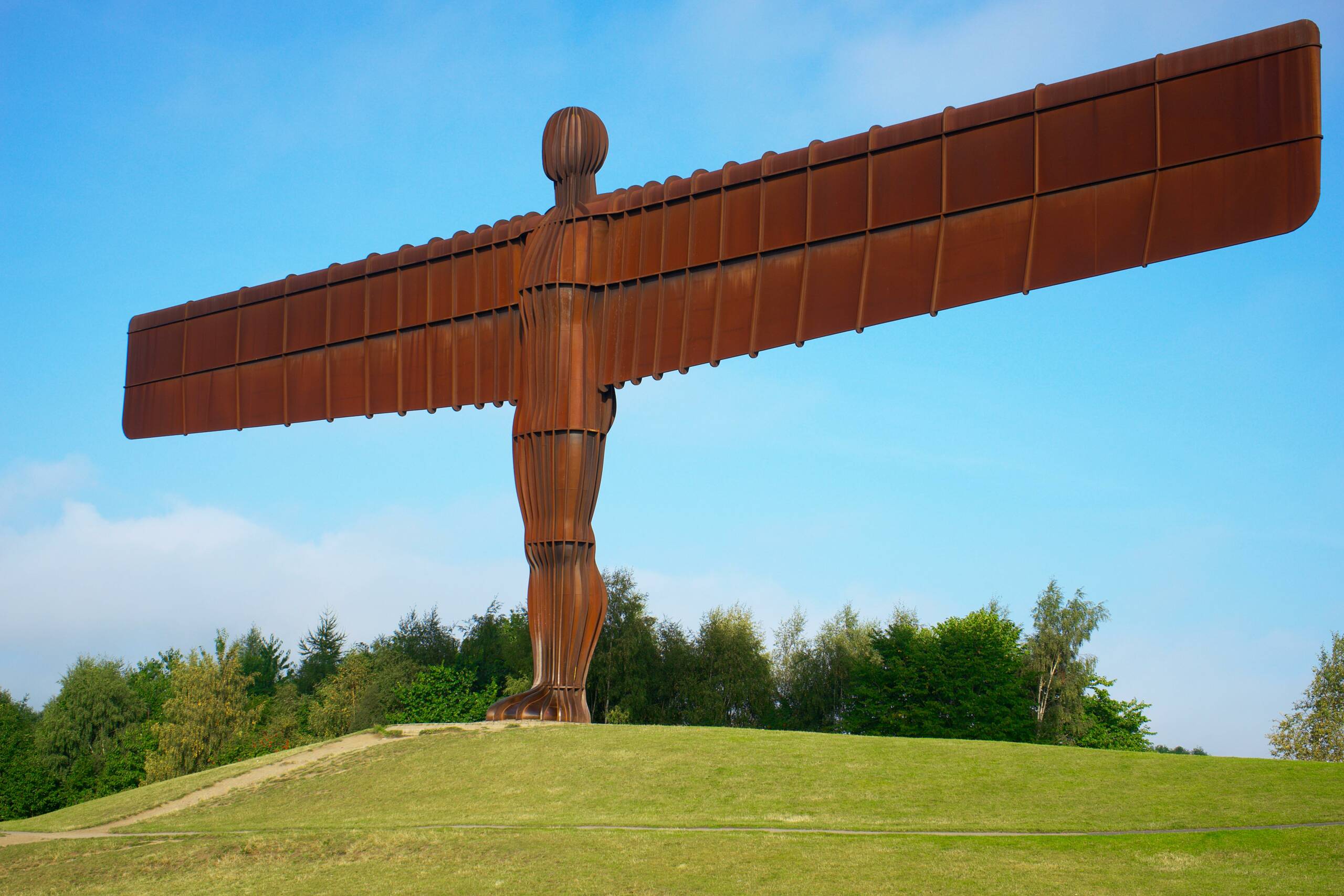 Angel of the North by Antony Gormley (Gateshead, UK)